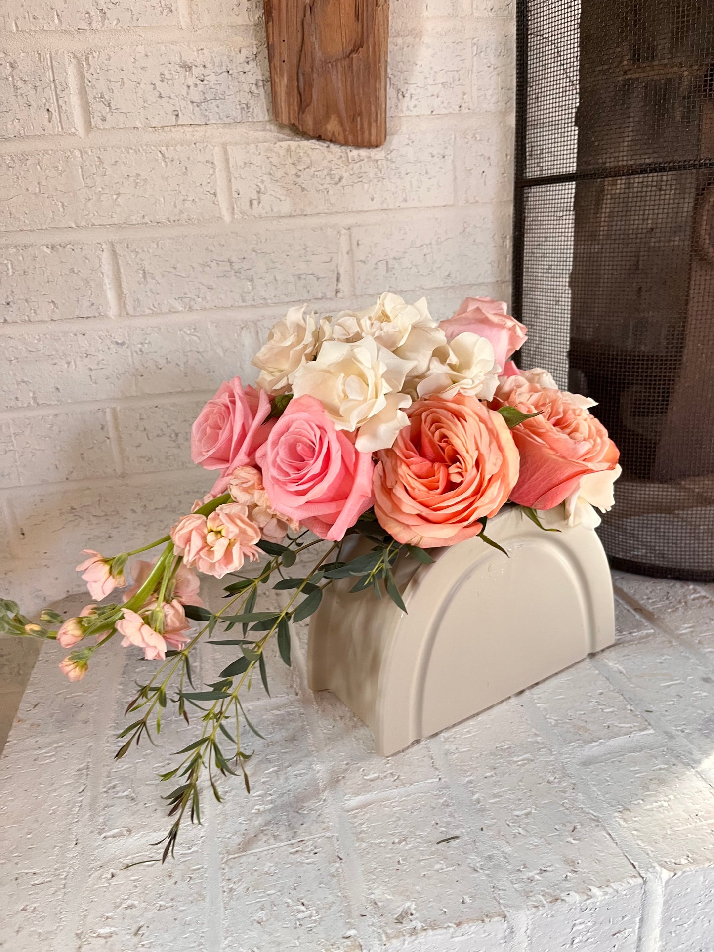 Modern Arched Vase Arrangement